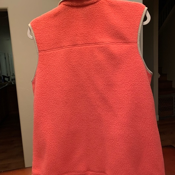 Eddie Bauer Sherpa Fleece Vest. - Picture 2 of 6